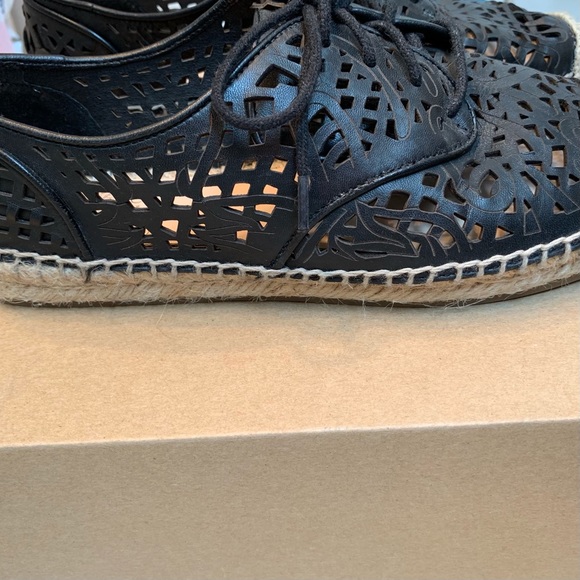 Vince Camuto sneakers black tie up - Picture 9 of 13